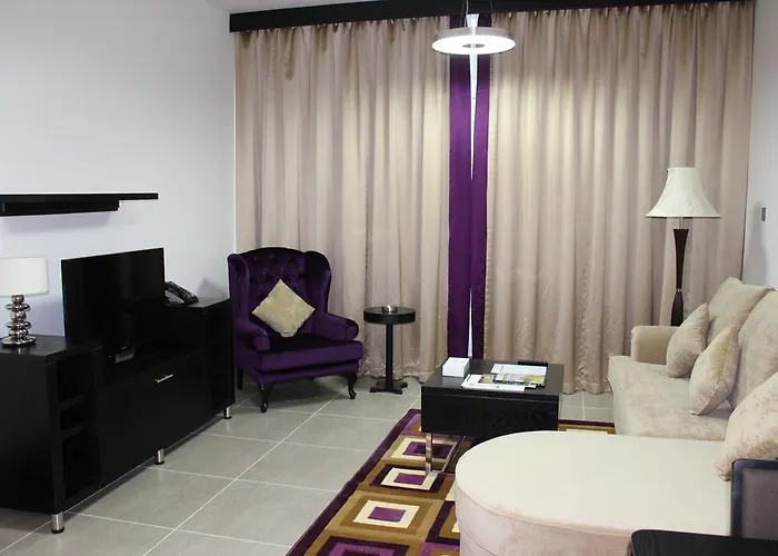 Deluxe One-Bedroom Apartment